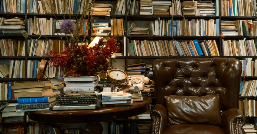 Jenn McKinlay dominates cozy mystery reviews with authentic charm